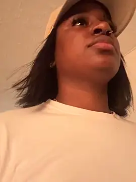 Snapshot of AkiraHomers chatting on 10/01/25, 11:22 AkiraHomers online show from 10/01/25, 11:22