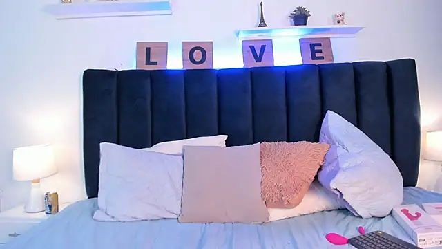 Valeria07  online show from 02/01/25, 12:40