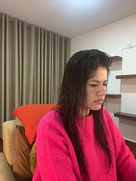 Snapshot of Alice_Biel chatting on 12/24/24, 10:33 Alice Biel online show from 12/24/24, 10:33