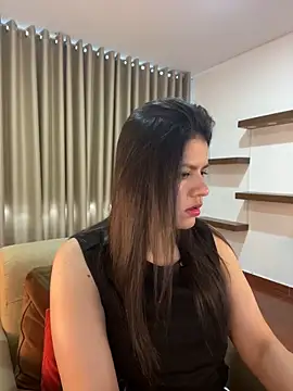 Snapshot of Alice_Biel chatting on 01/06/25, 09:43 Alice Biel online show from 01/06/25, 09:43