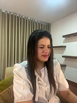 Snapshot of Alice_Biel chatting on 01/14/25, 12:45 Alice Biel online show from 01/14/25, 12:45