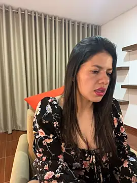 Snapshot of Alice_Biel chatting on 01/15/25, 12:51 Alice Biel online show from 01/15/25, 12:51