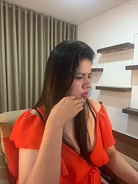 Snapshot of Alice_Biel chatting on 01/18/25, 01:08 Alice Biel online show from 01/18/25, 01:08