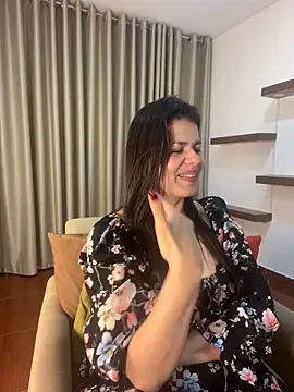 Snapshot of Alice_Biel chatting on 02/01/25, 03:30 Alice Biel online show from 02/01/25, 03:30