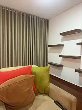 Snapshot of Alice_Biel chatting on 02/11/25, 11:01 Alice Biel online show from 02/11/25, 11:01