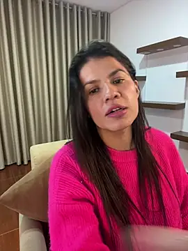 Snapshot of Alice_Biel chatting on 02/25/25, 04:46 Alice Biel online show from 02/25/25, 04:46