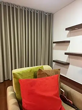 Snapshot of Alice_Biel chatting on 03/04/25, 12:01 Alice Biel online show from 03/04/25, 12:01