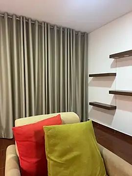 Snapshot of Alice_Biel chatting on 03/21/25, 01:45 Alice Biel online show from 03/21/25, 01:45