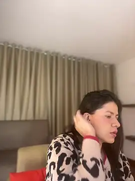 Snapshot of Alice_Biel chatting on 06/06/26, 01:16 Alice Biel online show from 06/06/26, 01:16