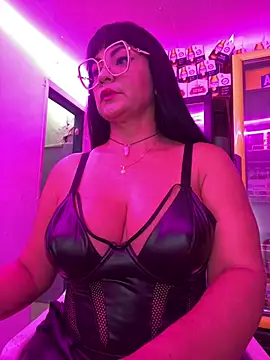 Snapshot of Hot_beauty__ chatting on 02/18/26, 01:56 Hot beauty online show from 02/18/26, 01:56