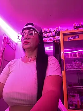 Snapshot of Hot_beauty__ chatting on 02/19/26, 03:13 Hot beauty online show from 02/19/26, 03:13