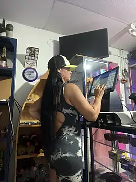 Hot beauty   online show from 03/05/26, 01:01