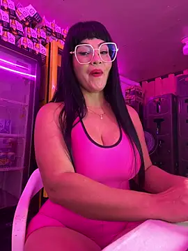 Hot beauty   online show from 04/14/26, 05:24