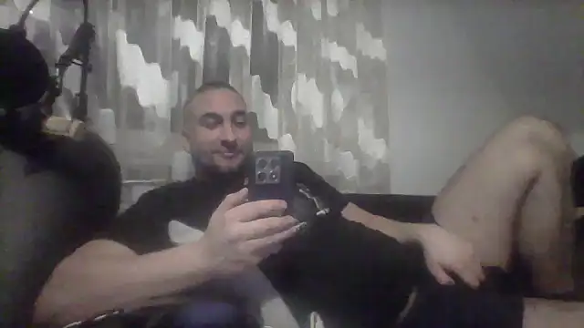 Snapshot of NewyorkDimi chatting on 01/12/25, 04:42 NewyorkDimi online show from 01/12/25, 04:42