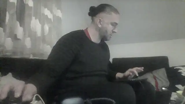Snapshot of NewyorkDimi chatting on 02/01/25, 04:24 NewyorkDimi online show from 02/01/25, 04:24