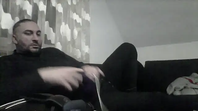 Snapshot of NewyorkDimi chatting on 02/19/25, 02:44 NewyorkDimi online show from 02/19/25, 02:44