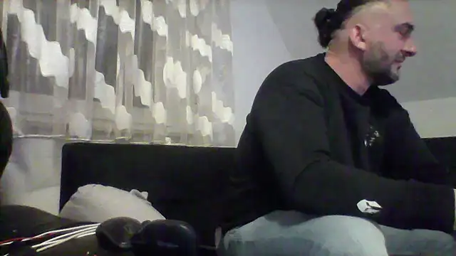 Snapshot of NewyorkDimi chatting on 02/23/25, 04:50 NewyorkDimi online show from 02/23/25, 04:50