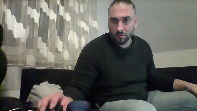 Snapshot of NewyorkDimi chatting on 03/04/25, 11:43 NewyorkDimi online show from 03/04/25, 11:43
