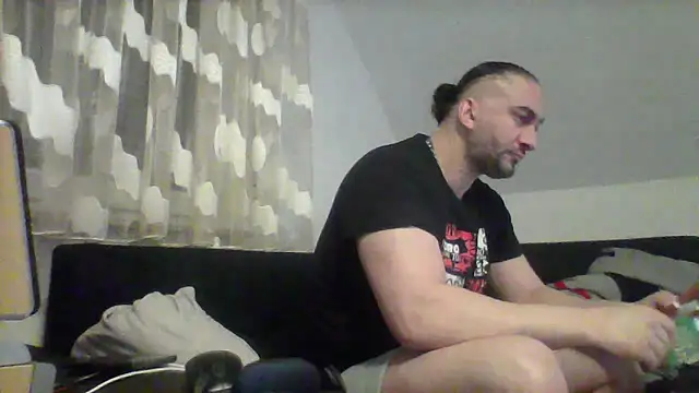 Snapshot of NewyorkDimi chatting on 03/10/25, 12:07 NewyorkDimi online show from 03/10/25, 12:07