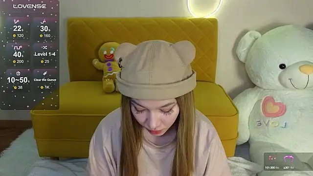 Snapshot of LuxuryGirl__ chatting on 01/15/25, 03:33 LuxuryGirl online show from 01/15/25, 03:33