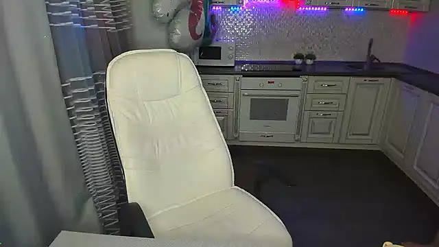 MelodyOfLovee online show from 02/05/25, 03:34