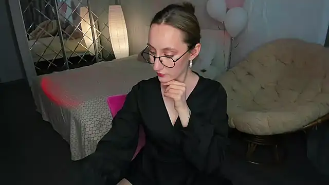 MelodyOfLovee online show from 02/15/25, 08:11