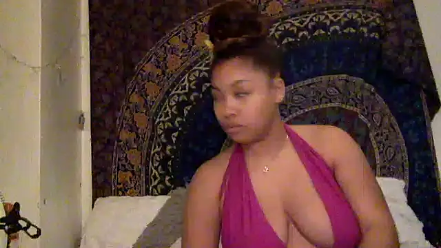 Snapshot of caramelangelxo chatting on 03/16/25, 10:09 caramelangelxo online show from 03/16/25, 10:09