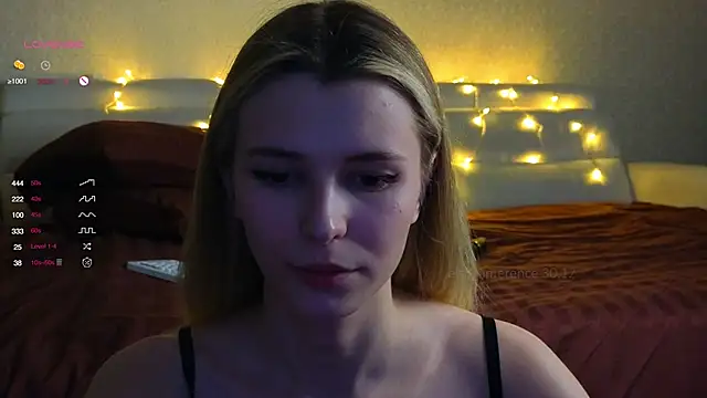 Snapshot of elsa_limerence chatting on 12/30/24, 01:03 elsa limerence online show from 12/30/24, 01:03