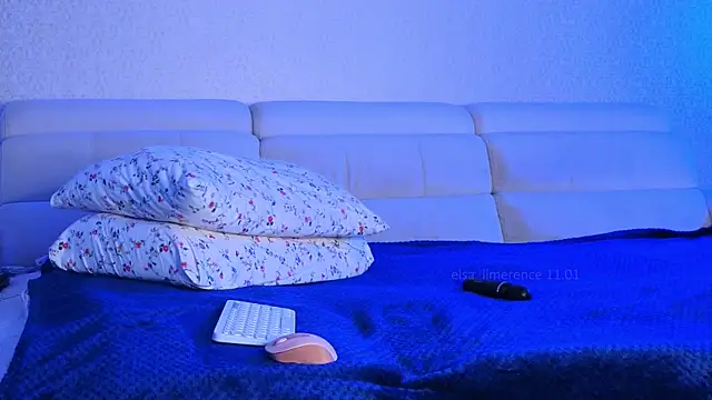 Snapshot of elsa_limerence chatting on 01/11/25, 06:24 elsa limerence online show from 01/11/25, 06:24