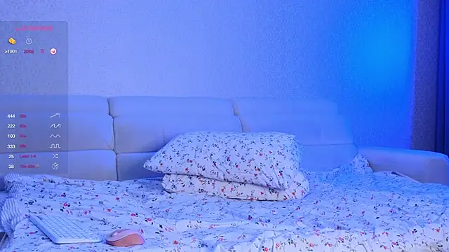 Snapshot of elsa_limerence chatting on 01/13/25, 02:11 elsa limerence online show from 01/13/25, 02:11