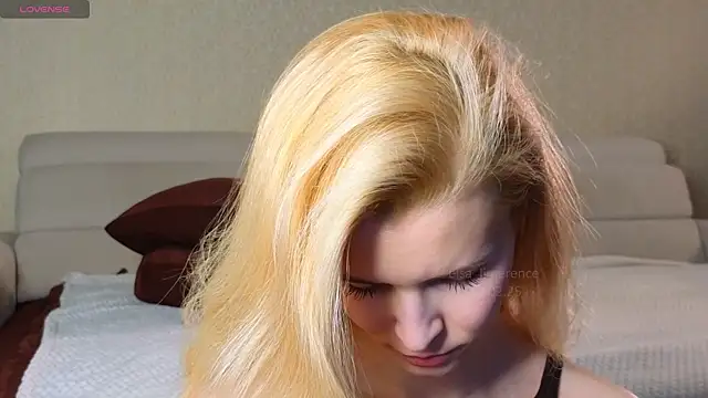 Snapshot of elsa_limerence chatting on 02/10/25, 07:26 elsa limerence online show from 02/10/25, 07:26