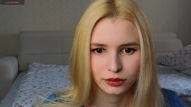 Snapshot of elsa_limerence chatting on 02/27/25, 08:50 elsa limerence online show from 02/27/25, 08:50