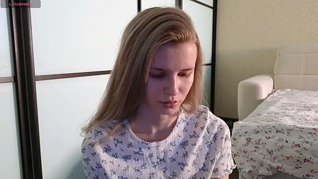 Snapshot of elsa_limerence chatting on 03/12/25, 06:29 elsa limerence online show from 03/12/25, 06:29