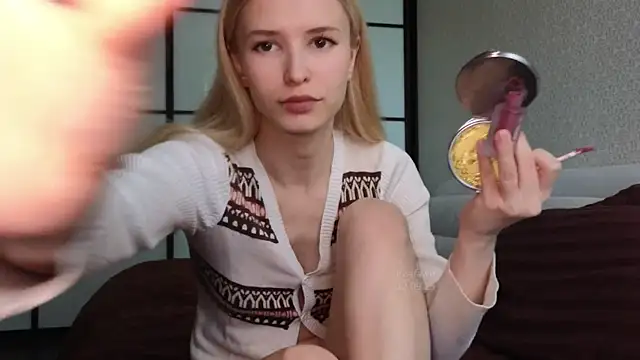 Snapshot of elsa_limerence chatting on 09/12/25, 10:15 elsa limerence online show from 09/12/25, 10:15