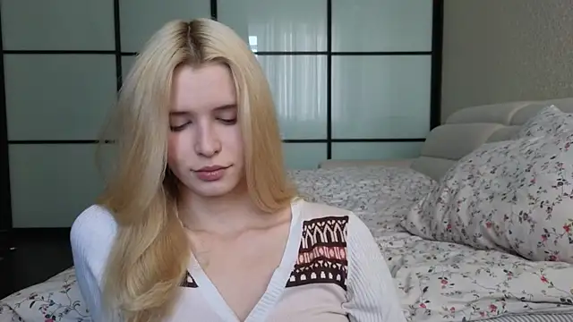 Snapshot of elsa_limerence chatting on 10/03/25, 10:56 elsa limerence online show from 10/03/25, 10:56