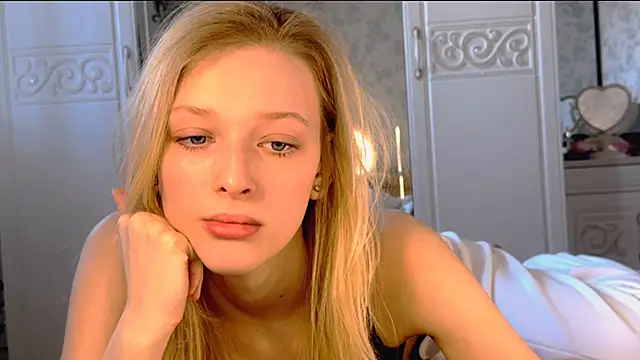 Evvie Summn1 online show from 03/23/25, 03:32