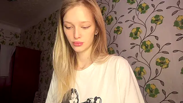 Evvie Summn1 online show from 05/07/26, 06:08