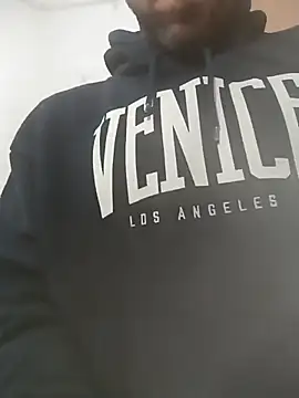 jonyfree1978 online show from 12/18/24, 08:03