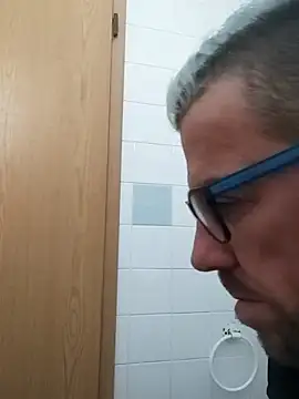 jonyfree1978 online show from 02/16/25, 08:43