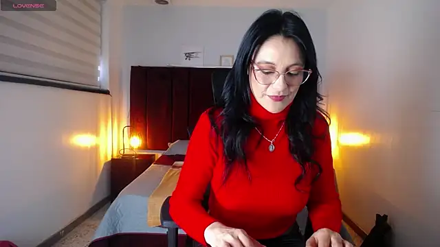 Snapshot of Zuzana21 chatting on 12/31/24, 01:19 Zuzana21 online show from 12/31/24, 01:19