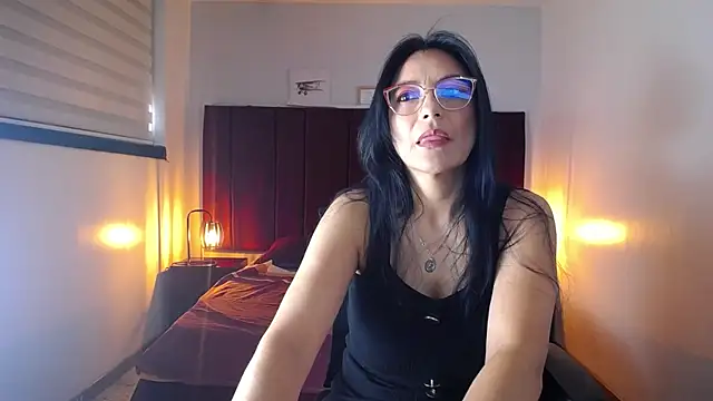 Snapshot of Zuzana21 chatting on 01/27/25, 01:09 Zuzana21 online show from 01/27/25, 01:09