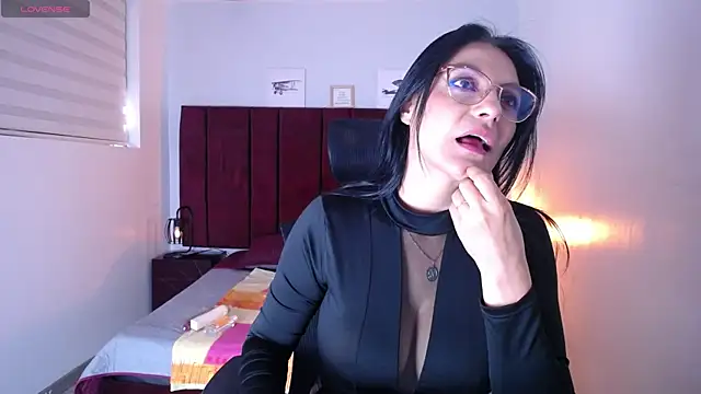 Snapshot of Zuzana21 chatting on 03/01/25, 01:07 Zuzana21 online show from 03/01/25, 01:07