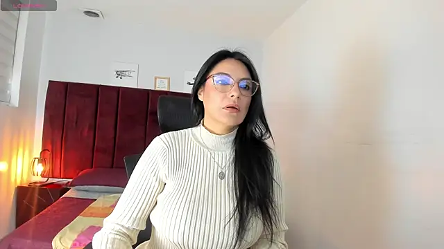 Snapshot of Zuzana21 chatting on 03/10/25, 12:59 Zuzana21 online show from 03/10/25, 12:59