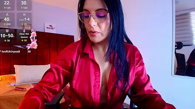 Snapshot of Zuzana21 chatting on 09/16/25, 01:23 Zuzana21 online show from 09/16/25, 01:23