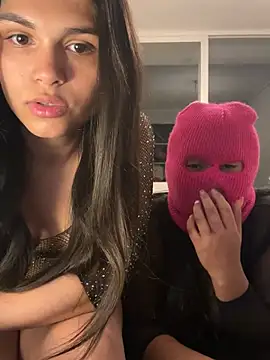 Snapshot of sc4ry_girl1 chatting on 02/17/25, 02:53 sc4ry girl1 online show from 02/17/25, 02:53