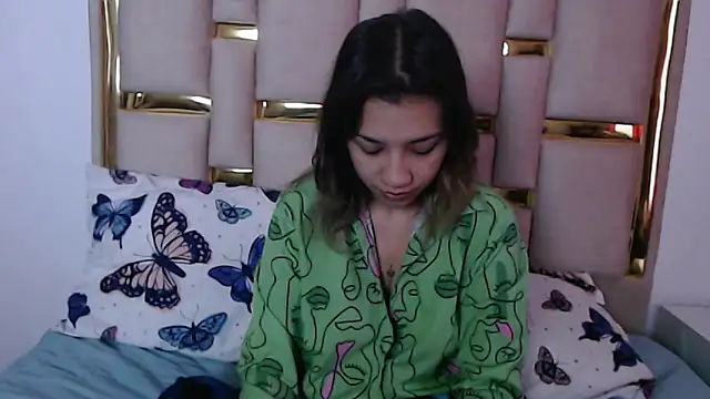 nina carther online show from 11/11/25, 11:10