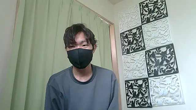 Snapshot of UKI06 chatting on 12/13/24, 04:11 UKI06 online show from 12/13/24, 04:11