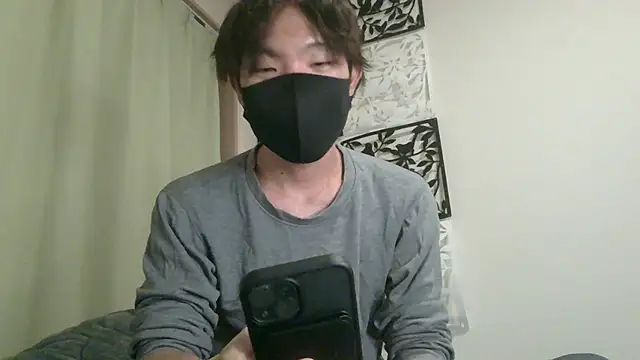 Snapshot of UKI06 chatting on 12/22/24, 01:00 UKI06 online show from 12/22/24, 01:00