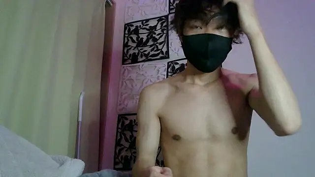 Snapshot of UKI06 chatting on 01/19/25, 03:53 UKI06 online show from 01/19/25, 03:53