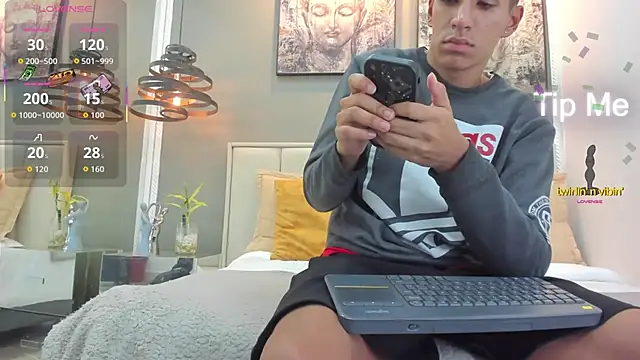 kieran derek online show from 11/18/25, 03:34